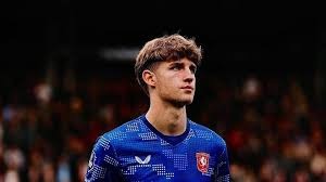 一朵盛开23年的昙花，终于显老态的詹姆斯该如何跟湖人搭配？